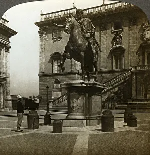Marcus Aurelius Statue Drucke: Statue of the Emperor Marcus Aurelius, Rome, Italy. Artist: Underwood & Underwood