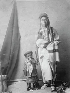 Native American Heritage Images Drucke: Strong Enemy, c1908. Creator: Edward Sheriff Curtis