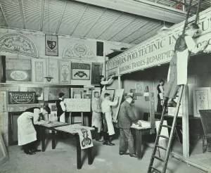 Guildhall Library Art Gallery Images Drucke: Students from trade classes, Northern Polytechnic, London, 1911