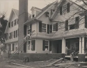 American Industrial History Drucke: Students at work on a house built largely by them