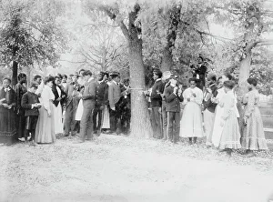 African American Students Drucke: Studying botany, Tuskegee, between c1910 and c1915. Creator: Bain News Service