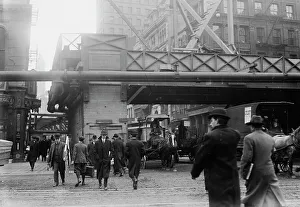 American Black And White Photography Drucke: Subway building - N.Y. between c1910 and c1915. Creator: Bain News Service