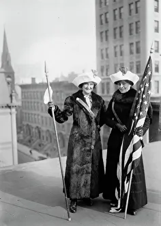 Early 20th Century Feminism Drucke: Suffragettes with flag, between c1910 and c1915. Creator: Bain News Service