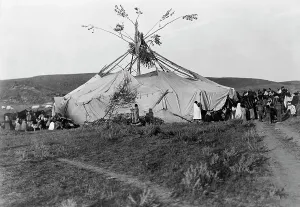 Native American Ceremony Drucke: Sun dance in progress-Cheyenne, c1910. Creator: Edward Sheriff Curtis