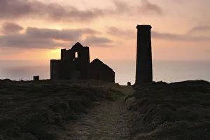 Sonnenuntergang am Wheal Coates-Tin-Museum in St Agnes im Kornwall 2009