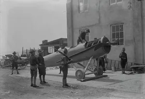 Vintage Air Transport Drucke: Testing aeroplane, between c1915 and c1920. Creator: Bain News Service
