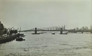 London Geographical Features Drucke: The Thames and Lambeth Bridge looking downstream, 1897