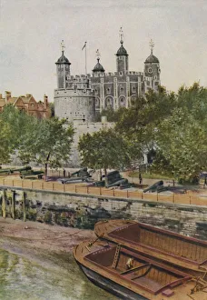 Arthur St John Adcock Artwork Drucke: The Tower of London, c1935. Creator: Unknown