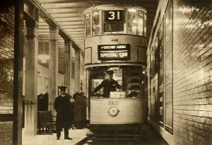 Tunnel Drucke: Straßenbahn im Kingsway-Tunnel, London, 1931, (1933). Ersteller: Unbekannt.