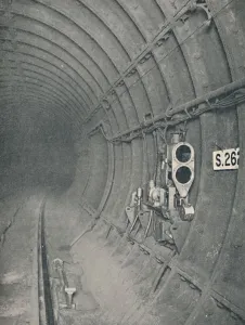 Vintage Train Signals Drucke: Tunnel Signal and Automatic Train-Stop. London Underground Railways, 1926