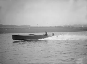 Unbekannter Hydroplanzer unterwegs, 1912; Ersteller: Kirk & Söhne von Cowes