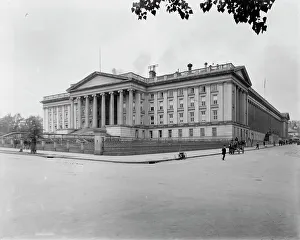 Neo Classical Architecture Drucke: U.S. Treasury, Washington, D.C. between 1880 and 1897. Creator: William H. Jackson