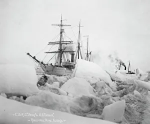 Black And White Ship Pictures Drucke: U.S.R.C. Bear and S.S. Corwin - Roadstead