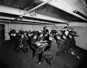 Die USS Brooklyn, Lehrlinge an der Schule zwischen 1896 und 1901. Ersteller unbekannt