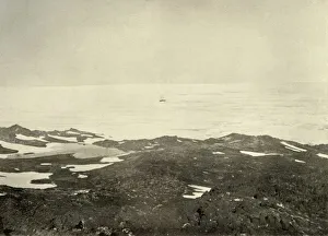 Ernest Shackleton Drucke: View from High Hill... The Ship in Loose Pack, c1908, (1909)