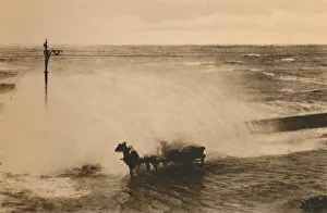 Monochrome Black And White Image Drucke: In a Wave, c1928