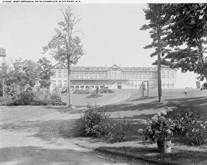 Black And White Hotel Photos Drucke: West approach, Hotel Champlain, Bluff Point, N.Y. between 1900 and 1920. Creator: Unknown
