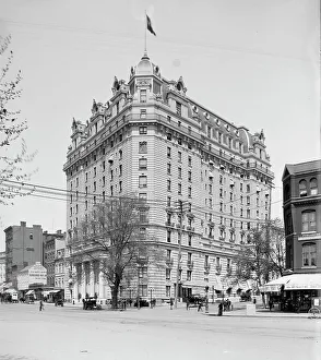 Washington DC Buildings Drucke: Willard's Hotel, Washington, c1902. Creator: William H. Jackson