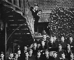 Sir Winston Churchill Photo Drucke: Winston climbing a staircase, while the class pose, c1889, (1945)