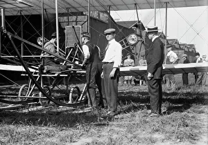 Aviation Pioneer Drucke: W.R. Kimball & aeroplane, between c1910 and c1915. Creator: Bain News Service