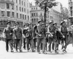 Großbritannien Im Krieg Drucke: Australische Truppen marschieren