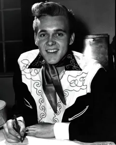 Drucke von Billy Fury, Rock- und-Roll-Sänger, unterzeichnet einen Vertrag bei Decca Records Musik Drucke: Billy Fury aus dem Jahr 1958