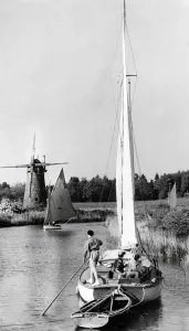 Norfolk Drucke: Segeln auf den Norfolk-Broaden