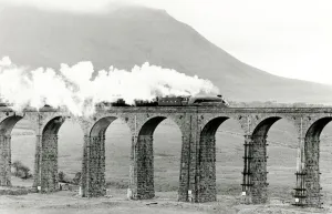 Lancashire Drucke: Die Mallards dampfen über das Ribblehead Viadukt