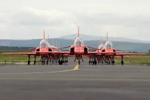 Rote Pfeile Drucke: Roten Pfeile auf der Landebahn bei RAF Lossiemouth