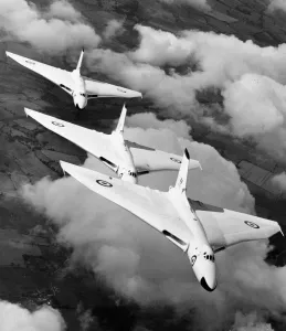 Vulkan-Bomber Drucke: Vulkanschnellbomber
