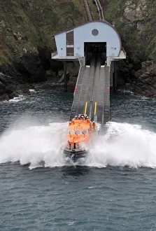 Bilder Datiert 2012: Rettungsdienst der Royal National Lifeboat Institution und Übungsexercize mit dem Luftfahrzeugnummer 771