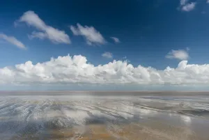 Wolken über dem Ozean, Guyana.