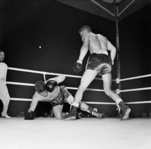 00012 Drucke: Kampfsport, Ray Wilding gegen Aaron Wilson, Juni 1952 C2915B
