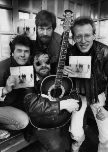 00026 Drucke: Lindisfarne mit ihrem neuen Rekord ... von links nach rechts, Marty Cragg und Alan Hull.