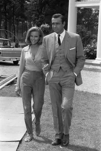 Film Drucke: Goldfinger, Film aus dem Jahr 1964 mit Sean Connery und Honor Blackman als James Bond (007)