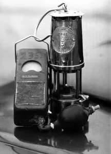 00030 Drucke: Sicherheitslampe und Messgerät für den Einsatz im Kohlebergbau. März 1979 P017735