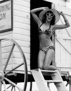 Vintage Swimwear Models Drucke: With tiny tops and smaller knickers, Bikinis shocked the nations vicars