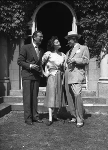 00048 Drucke: Ava Gardner und Nigel Patrick auf den Pinewood Studios, wo sie gearbeitet haben.