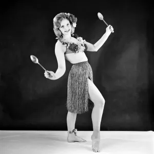 Vintage Fancy Dress Costumes Drucke: Hula girl costume modelled by Peggy Cage. E500-014