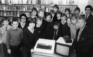 00085 Drucke: Kinder mit Computern, Schüler der Gosforth-Central-Mittelschule sind sehr beeindruckt
