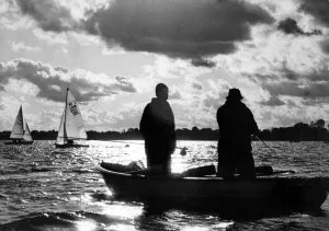 00089 Drucke: Fischen und Segeln am Draycote-Wasser, Ost-Warwickshire. 13. Mai 1976