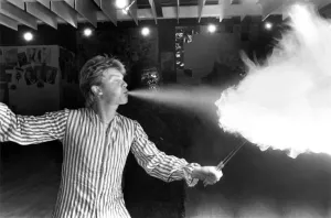 00090 Drucke: Feuerzauberer John Paul Matthews im Aktion