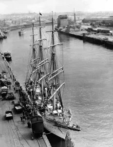 00096 Drucke: Die norwegische Ausbildungsschiffes Sorlandet auf dem Fluss Tyne