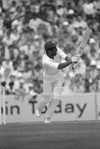 Drucke von 5ter Test: England gegen die Westindischen bei The Oval am 12.-17. August 1976; In Aktion ist Viv Richards Spiegel-Archiv Drucke: Englische Testnummer 5: England gegen die Karibik bei The Oval vom 12.-17. August 1976