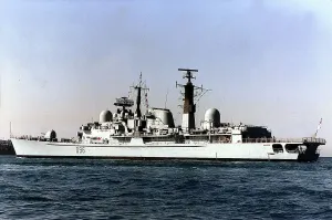 Drucke von HMS Gloucester, ein Typ 42-Zerstörer, bereitet sich auf den Golf vor während der Krise mit dem Irak Spiegel-Archiv Drucke: Die HMS Gloucester, ein Typ 42-Zerstörer