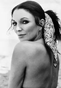 Joan Collins, Schauspielerin bei der Filmfestspiele von Cannes im Juni 1977