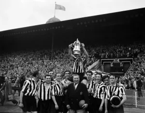 Neuhausen - Manchester City 3-1 (FA-Cup-Finale), Wembley-Stadion, Samstag der siebten Mai