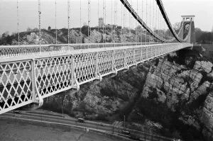 Kliffonsbrücke über den Clifton Fluss in Bristol, England - Fertigstellung am 1. März 1967