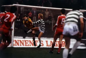 Maurice Johnston & Pat Bonner klären Ball aus der Ecke 1985