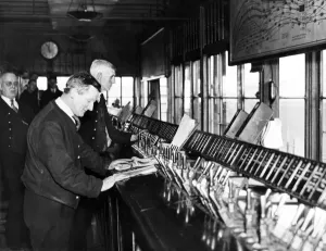 British Railway History Drucke: The main signal box at Central Station, Newcastle. 6th May 1938